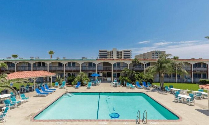 Corpus Christi Condominio | Beach Access Across the Street, Shared Heated Pool