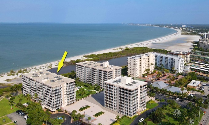 South Island Condominio | Beach Access, Partial Gulf Waterfront & Resort View! South End Beach Front Location, Parking & WiFi!