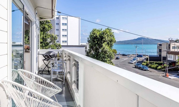 Kohimarama Apartamento | BEACH almost on your doorstep!