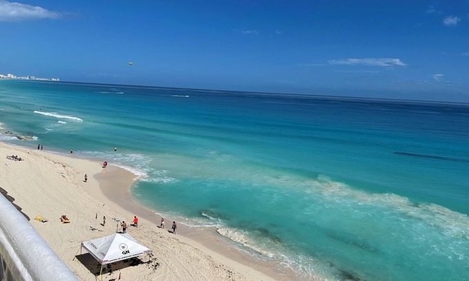 Zona Hotelera Apartamento | Beach and Ocean Front Apartments 1