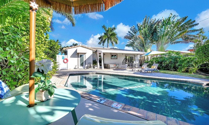 North Andrews Gardens Casa | Beach area Villa Tropicana