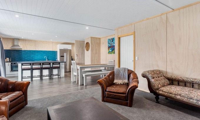 Waiotahi Casa | Beach Bach on Boulevard