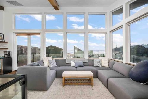 Manzanita Casa | Beach Ball