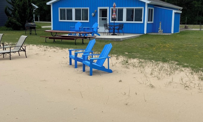 Oscoda Casa | Beach Blessings is a Cozy Home On Lake Huron Beachfront Sugary Sands Oscoda, MI.