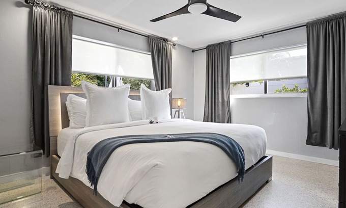 South Corals Casa | Beach Bliss: 10 Mins to Waves, 3BR Oasis with Pool