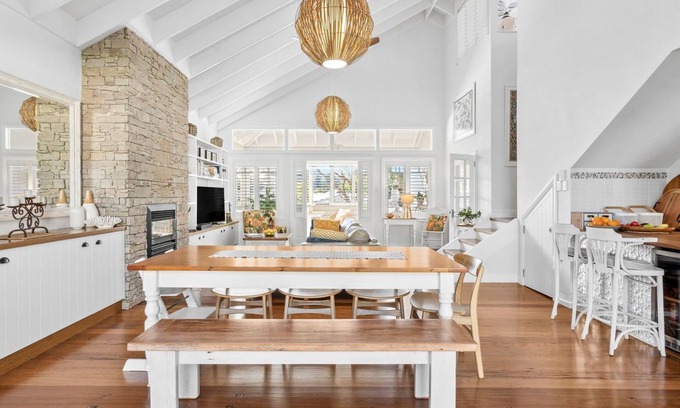 Newport Casa | Beach Bliss By Beach Stays
