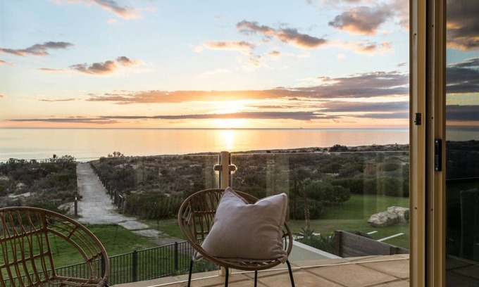 Tennyson Casa | Beach Bliss - Ocean Views / Private Beach Access