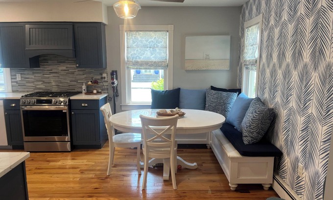 Ortley Beach Casa | Beach Block Seaside Park Toda la casa, con hermosos jardines y un fabuloso patio.