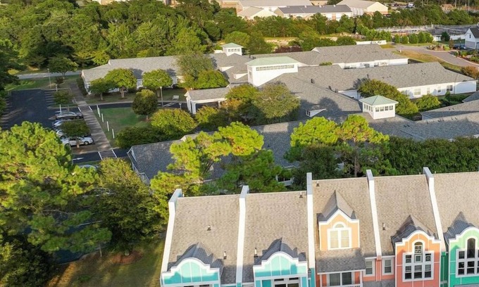 Bermuda Bay Casa | Beach Break at Cambridge Cove 3 Bedroom Deluxe Townhome, Includes Waterpark Access