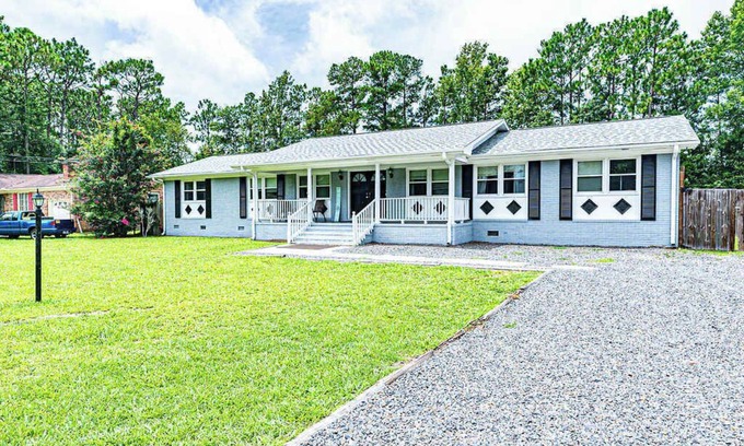 Murraysville Casa | Beach Bum Game House Games and Salt Pool