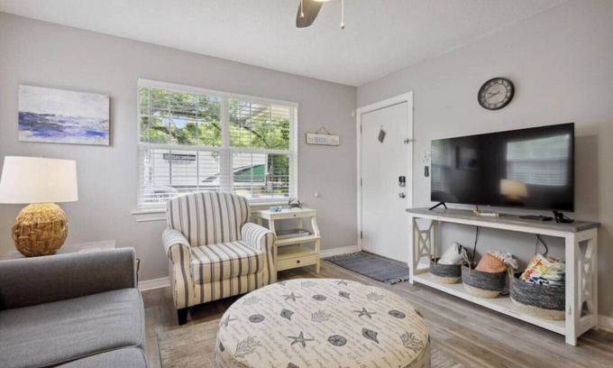 Long Beach Apartamento | Beach Bungalow! Minutes to the Beach, Shopping, & Downtown!