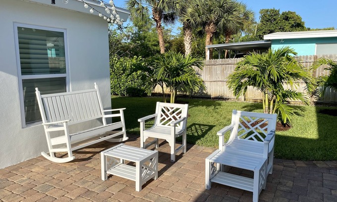 Redevelopment Area Casa | Beach Bungalow - walking distance to Beach and Fifth Ave.