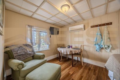 Lake Ozark Casa | Beach Cabin #4