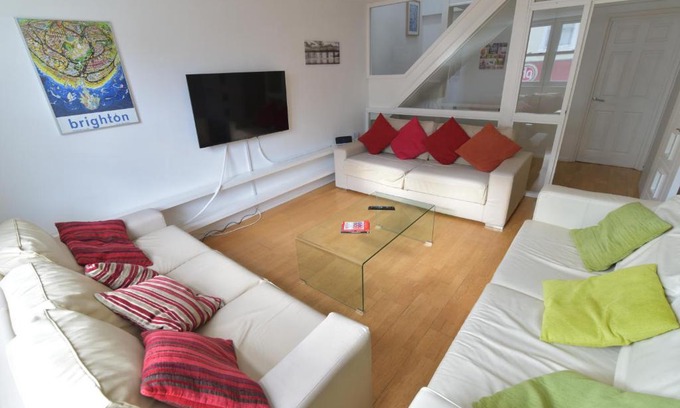 Hove Apartamento | Beach Central with Allocated Parking and Patio