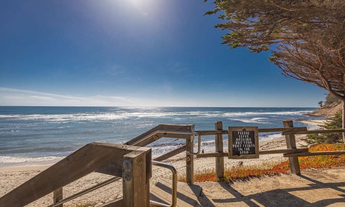 Moss Beach Casa | Beach Chic Oasis Home, walk to the beaches, restaurants, ocean views & more