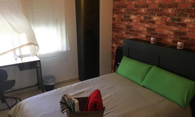 La Línea de la Concepción Casa | Beach, City & Gibraltar (Shared Apartment)