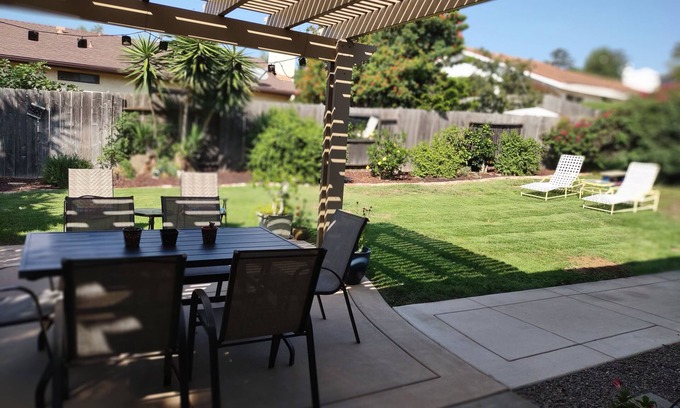 Fire Mountain Casa | Beach Close and Convenient To Everything 2 miles to the beach