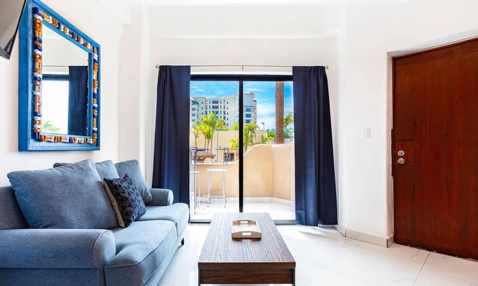 Centro Apartamento | Beach Condo on the Marina, Fully Renovated