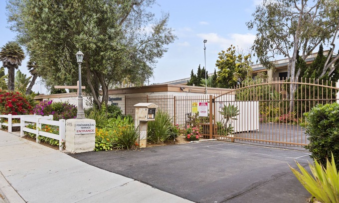 Carlsbad Village Condominio | Beach Condo w/ Ocean & Lagoon Views in Carlsbad Village near shops & restaurants