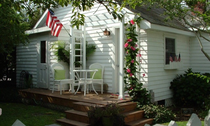 Historic Downtown Manteo Cabaña | Casa de playa en el corazón del casco antiguo de Manteo en la isla de Roanoke, OBX