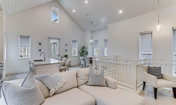 Cinnamon Shore Casa | Beach Cottage on Sunset Park@Cinnamon Shore Near Great Amenities & Pizzeria