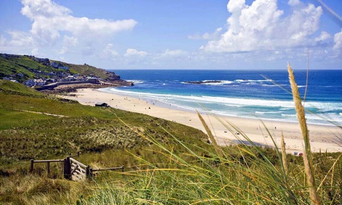 Sennen Cove Cabaña | Beach Cottage, Sea views, Garden, Amazing Location