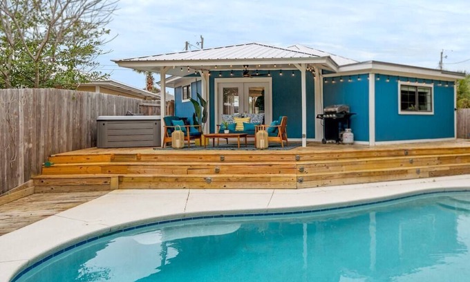 Fort Bay Cabaña | Beach cottage w/private pool & hot tub