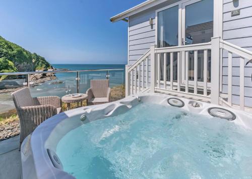 Hele Complejo | Beach Cove Coastal Retreat