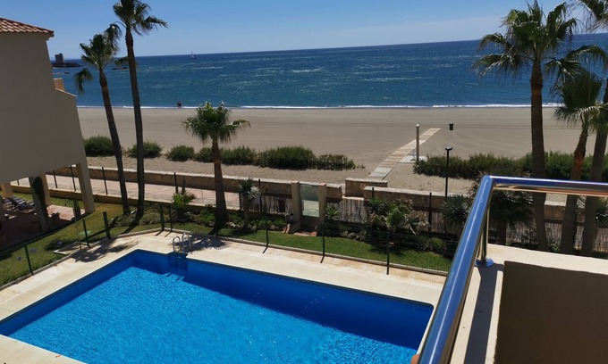 Marina de Casares Apartamento | Playa Diamond - fantástico dúplex justo en la playa cerca de todo