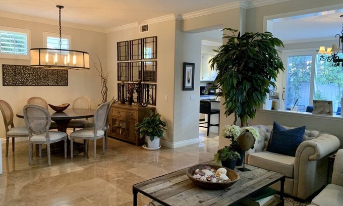 San Juan Capistrano Casa | Beach & Equestrian living with community pool, jacuzzi, gym, & pickleball courts