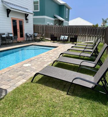 Sunnyside Casa | Beach Escape! 4BR Pool Home, Sleeps 15, Game Room & Minutes to 30A & Pier Park