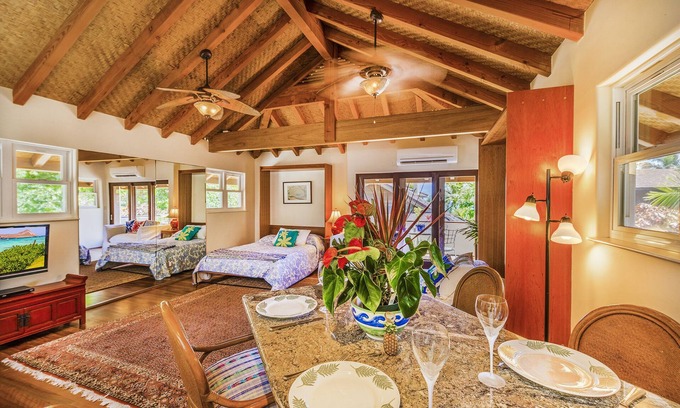 Waimanalo Beach Cabaña | Beach estate Studio & private access to the beach/Air conditioned/Parking/Gated