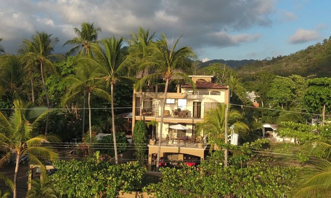 Cerro Plano Casa | Beach front 3rd floor condo private pool south Jaco