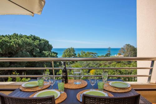 Areias de Sao Joao Apartamento | Beach front apartment Barracuda Albufeira