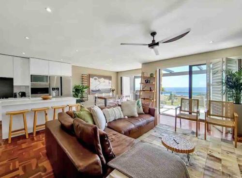 Three Anchor Bay Apartamento | Beach Front Bliss + Inverter+parking