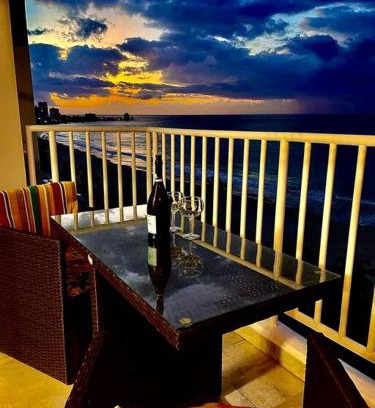 Isla Verde Apartamento | Beach Front Condo in Isla Verde!