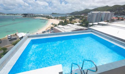 Simpson Bay Apartamento | Beach Front Condos