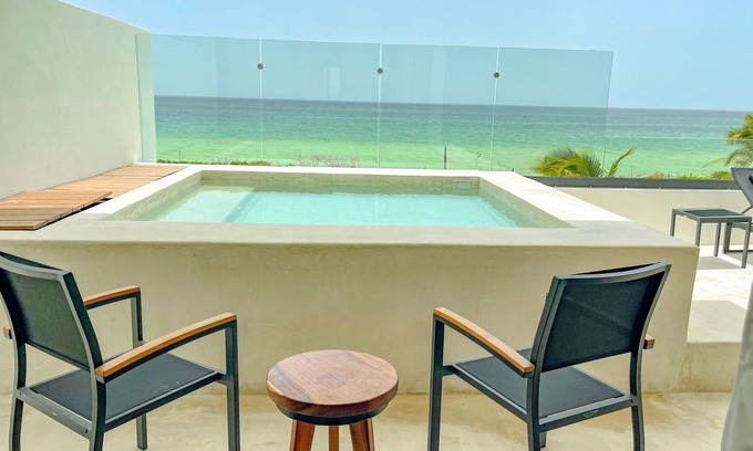 Telchac Puerto Apartamento | Beach Front Family Condo