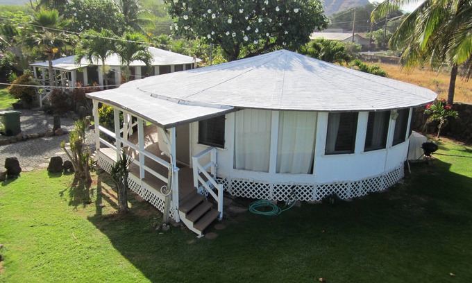 Makaha Casa | Vacaciones en la playa frente a la playa en Makaha Beach. Una playa aislada y relajante en Oahu.