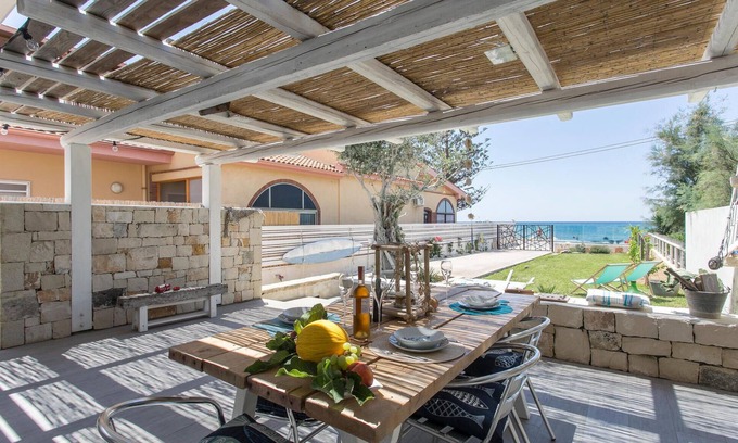 Santa Maria del Focallo Casa | Casa frente a la playa en Ispica