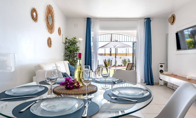 Sitio de Calahonda Chalet De Esquí | Casa de playa - Frente a la playa - Vistas al mar - 2 dormitorios - Dona Lola BEACH Resort - entre Marbella y La Cala de Mijas - Macarena - CS100