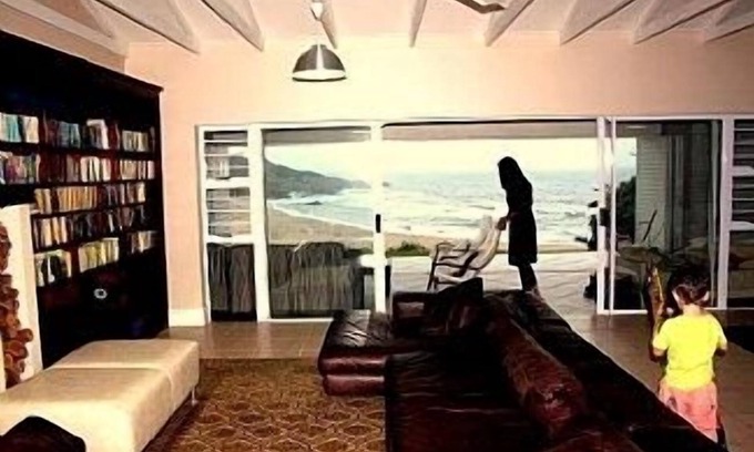 Glenmore Casa | Casa frente a la playa con piscina privada y vistas infinitas al mar