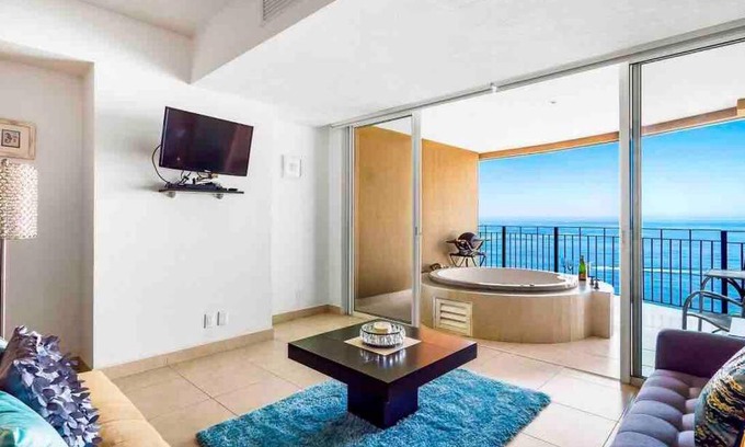 South Hotel Zone Apartamento | BEACH FRONT~ JACUZZI ~ SPECTACULAR OCEAN VIEWS