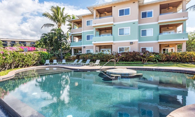 Kahaluu Bay Condominio | Frente a la playa con vista al mar en el último ático de lujo.