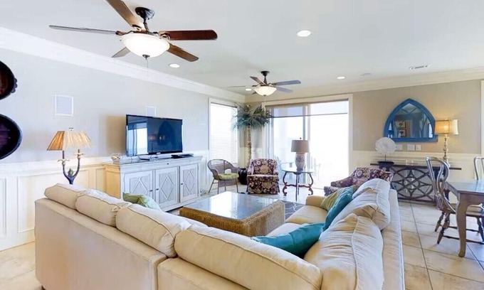 East End Casa | Beach front, pet friendly, swimming pool, 6 bedrooms & baths!