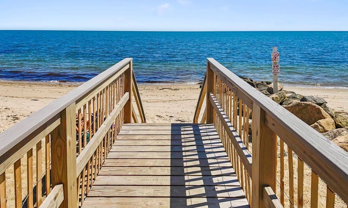 Dennis Port Cabaña | Beach front studio with queen bed, grill, outdoor shower