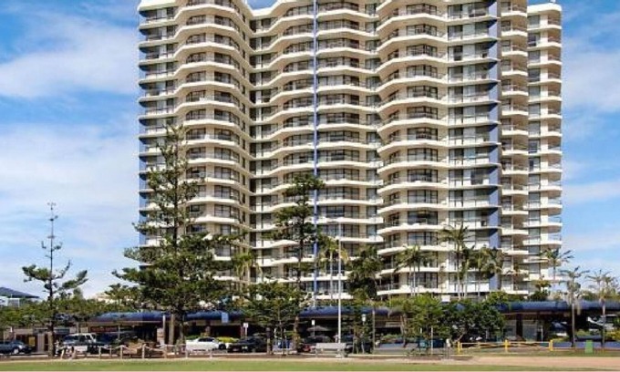Coolangatta Complejo | Beach front unit Coolangatta, available 17th to 24th December 2022