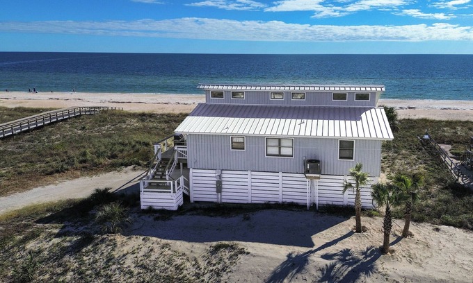 East End Casa | BEACH FRONT - 3 Bed 2 Bath, Remodeled, Pet Friendly, Hot Tub, Fire Pit