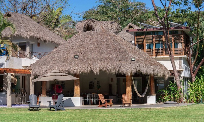 Chacala Villa | Oceanfront Villa Bugambilia, Premium service, Swimming pool, Beach access