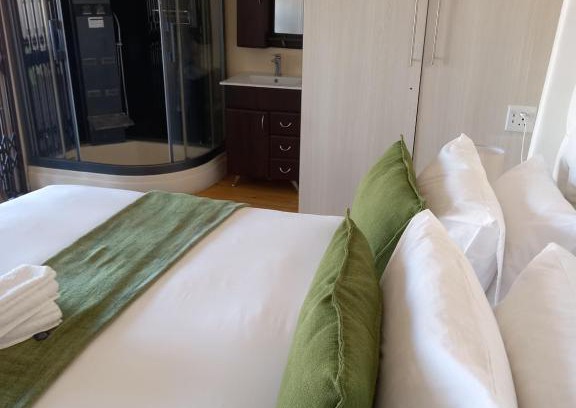 Quigney Beach Apartamento | Beach Front Villa Self Catering Apartment